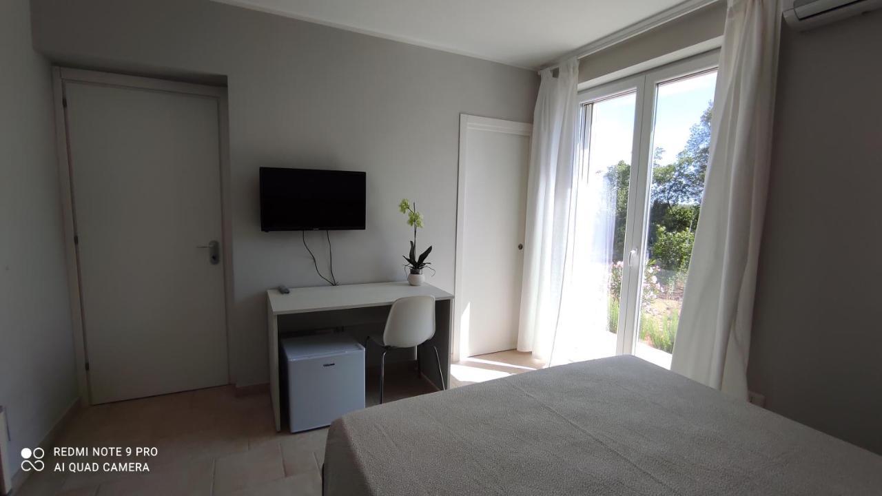 Contrada Specchia Rooms Carovigno Exterior photo